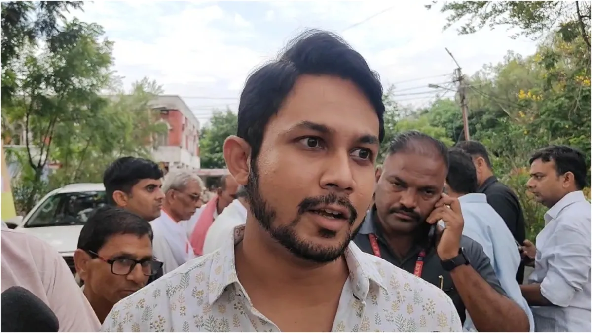 Video of heated argument between MLA and police surfaced Digvijay Singh son intervened- India TV Hindi