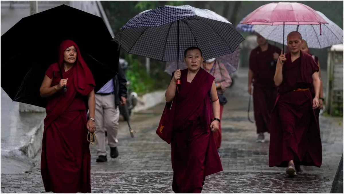 Thailand police arrested a Woman for blackmailing Buddhist monks - India TV Hindi