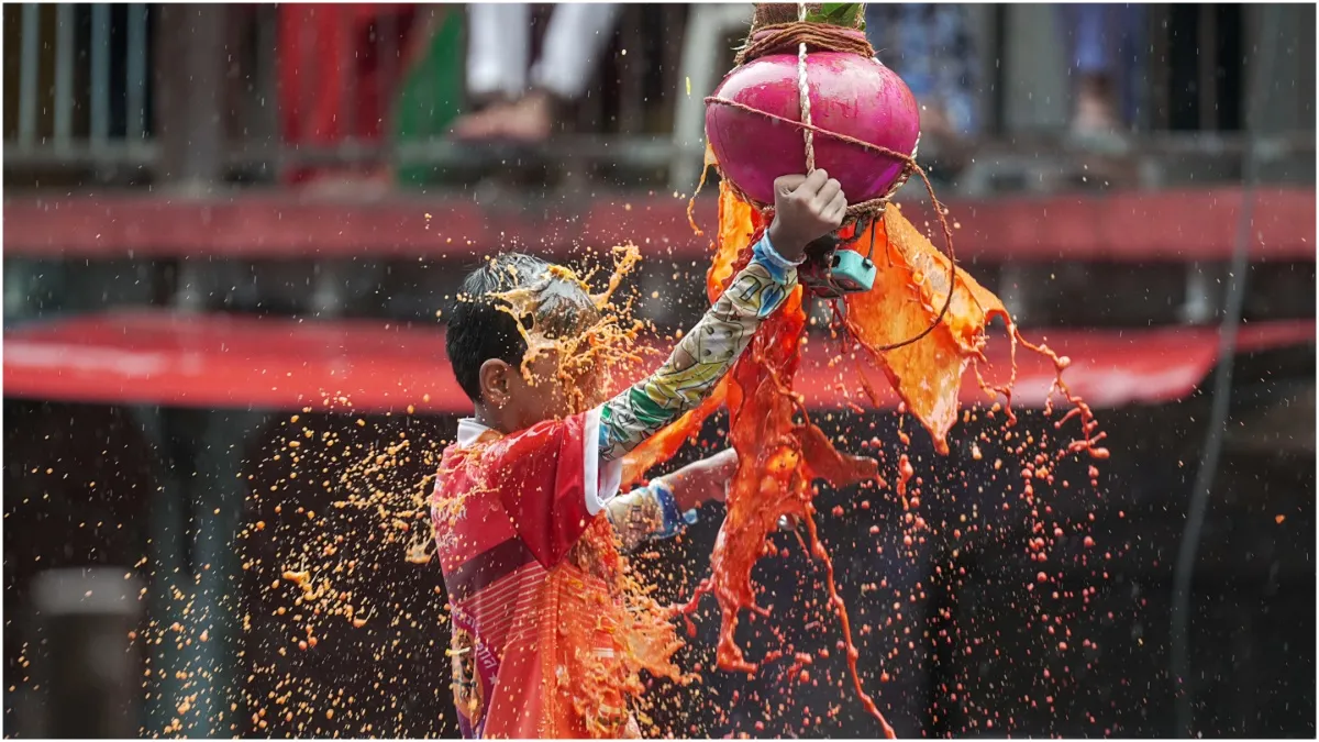 Dahi Handi festival Maharashtra to insure 1 POINT 5 lakh Govindas payout of Rs 10 lakh for fatality