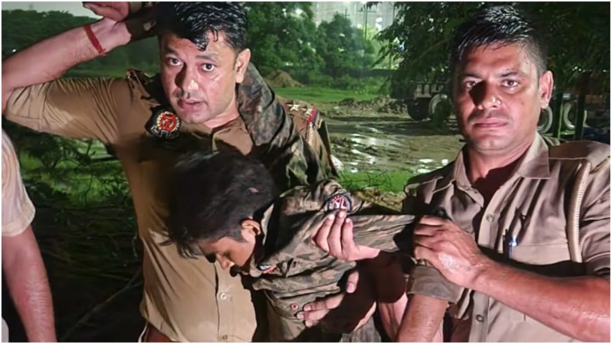 Photo journalist attacked with a knife Noida police arrested the miscreant after an encounter- India TV Hindi