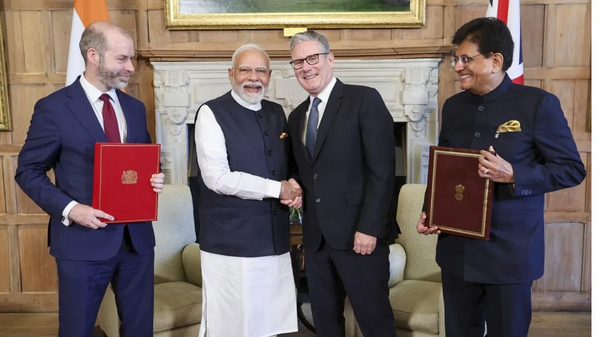 Prime Minister Modi, British PM Keir Starmer, Trade Minister Jonathan Reynolds and Piy