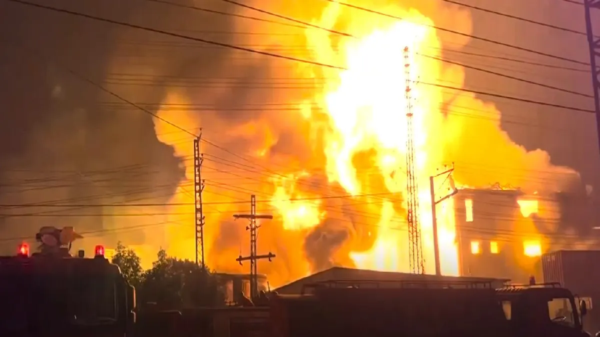 Pakistan Massive Fire in Peshawar City- India TV Hindi