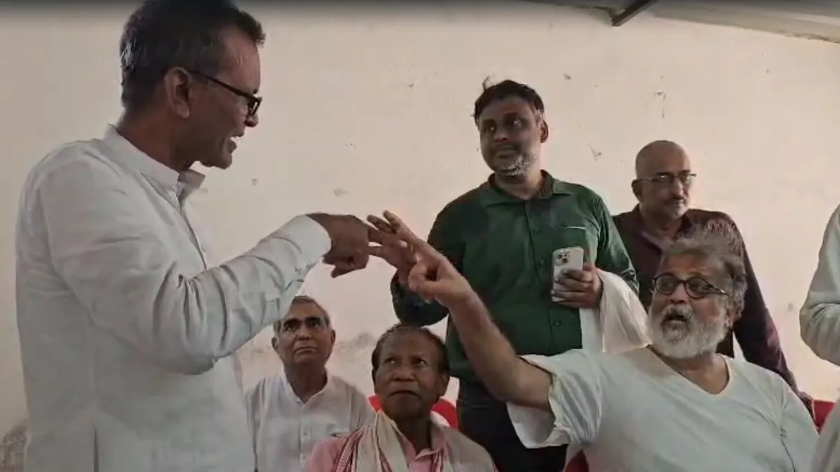 Tushar gandhi gram pradhan - India TV Hindi