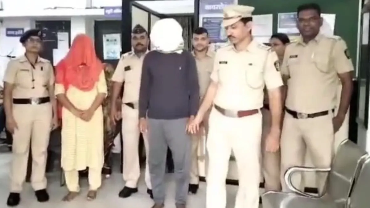 पुलिस ने दोनों आरोपियों को किया गिरफ्तार।- India TV Hindi