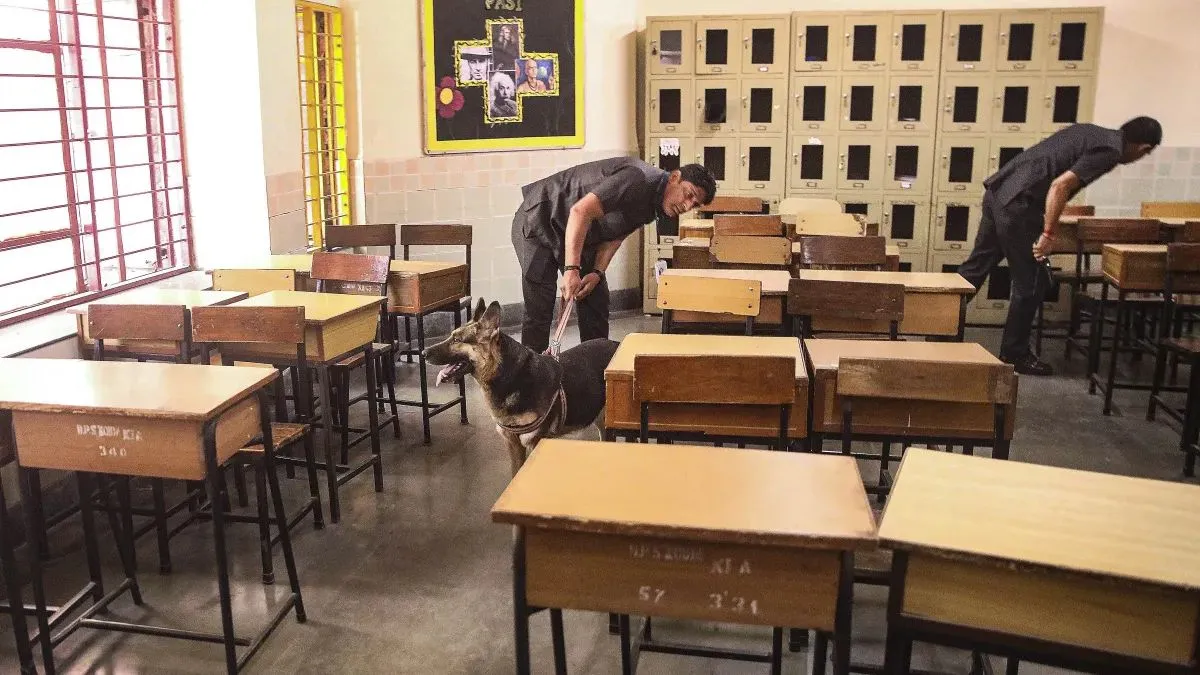 20 से ज्यादा स्कूलों को मिली बम से उड़ाने की धमकी।