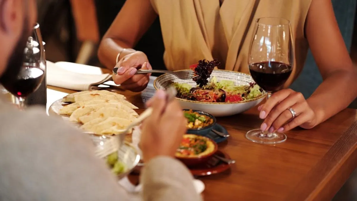 डेटिंग के नाम पर हुई लाखों की धोखाधड़ी।- India TV Hindi