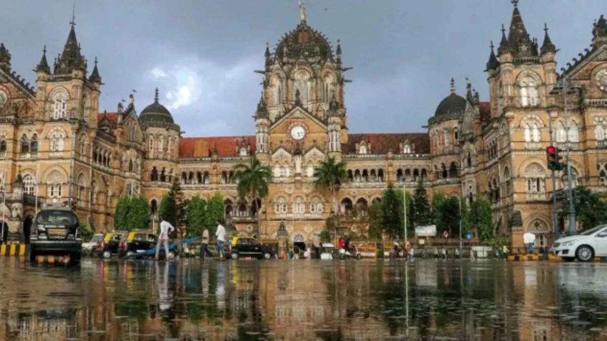 CSMT रेलवे स्टेशन को उड़ाने की धमकी।- India TV Hindi