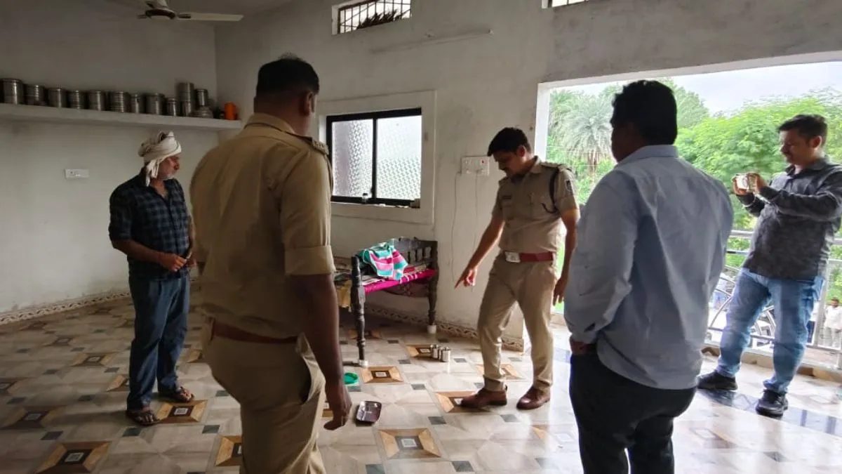 एक ही परिवार के चार लोगों ने की आत्महत्या।- India TV Hindi