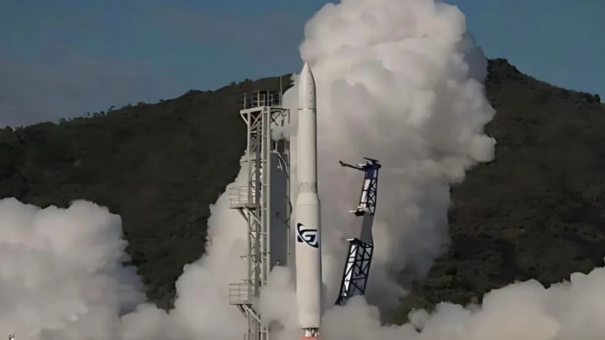 लांच के 14 सेकेंड में ही फेल हुआ ऑस्ट्रेलियाई रॉकेट। - India TV Hindi