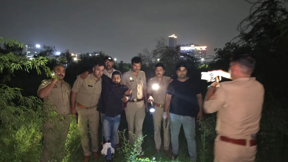 नोएडा में पुलिस और बदमाशों के बीच मुठभेड़- India TV Hindi