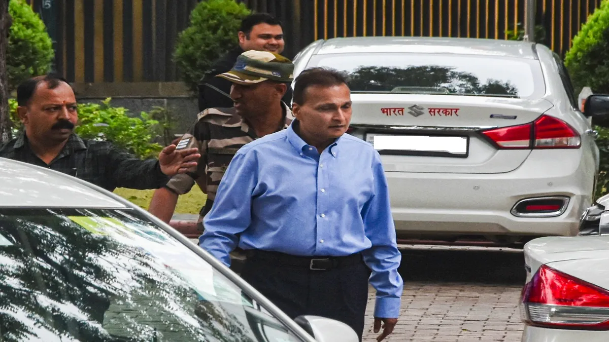 नई दिल्ली में मंगलवार को कथित तौर पर कई बैंक ऋण धोखाधड़ी से जुड़े मनी लॉन्ड्रिंग मामले में पूछताछ के- India TV Paisa