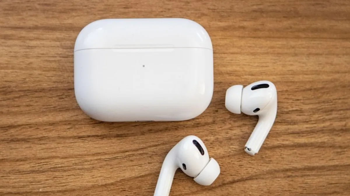 AirPods पहले ही ऑडियो क्वालिटी, डिजाइन और यूज़र एक्सपीरियंस के लिए पॉपुलर हैं।- India TV Hindi