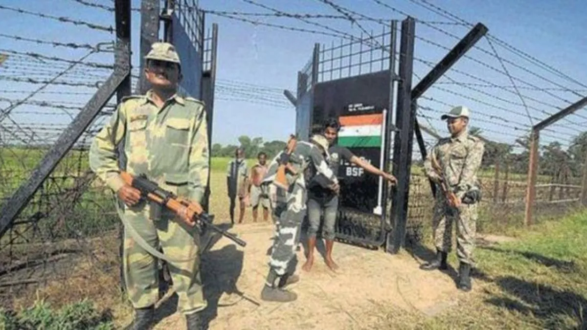 Bangladesh police officer caught in India, BSF arrests intruder- India TV Hindi