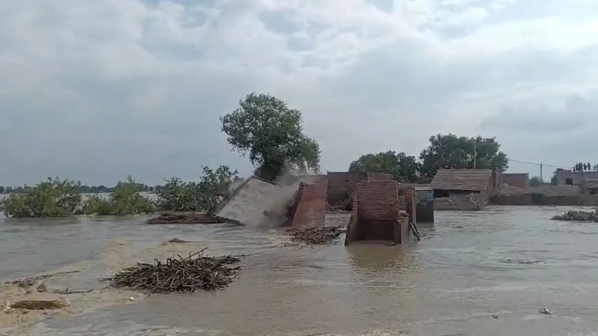 फर्रुखाबाद के 162 गांवों में बाढ़- India TV Hindi