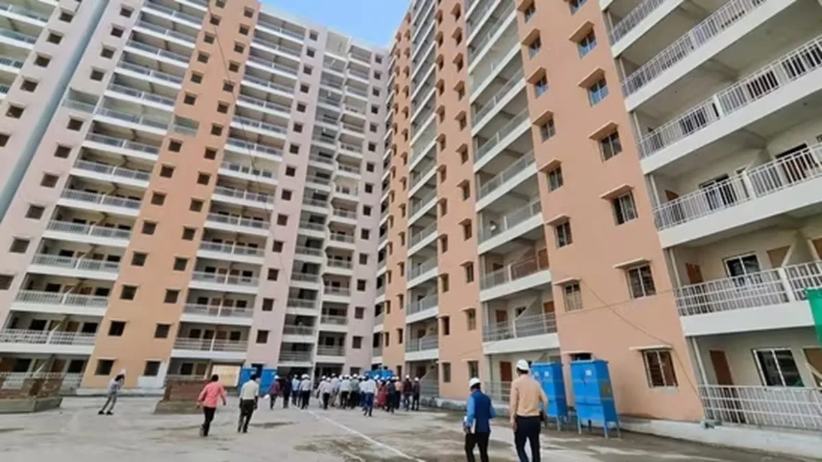 दिल्ली स्थित डीडीए की एक सोसायटी।- India TV Paisa