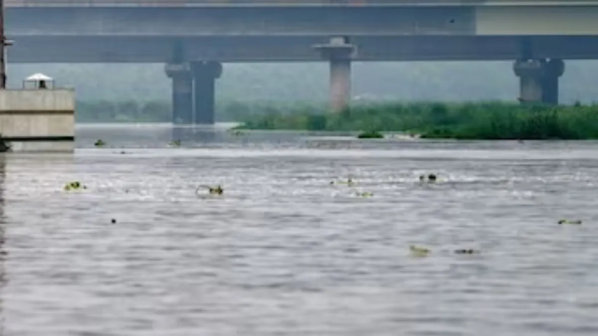 दिल्ली में यमुना का...- India TV Hindi