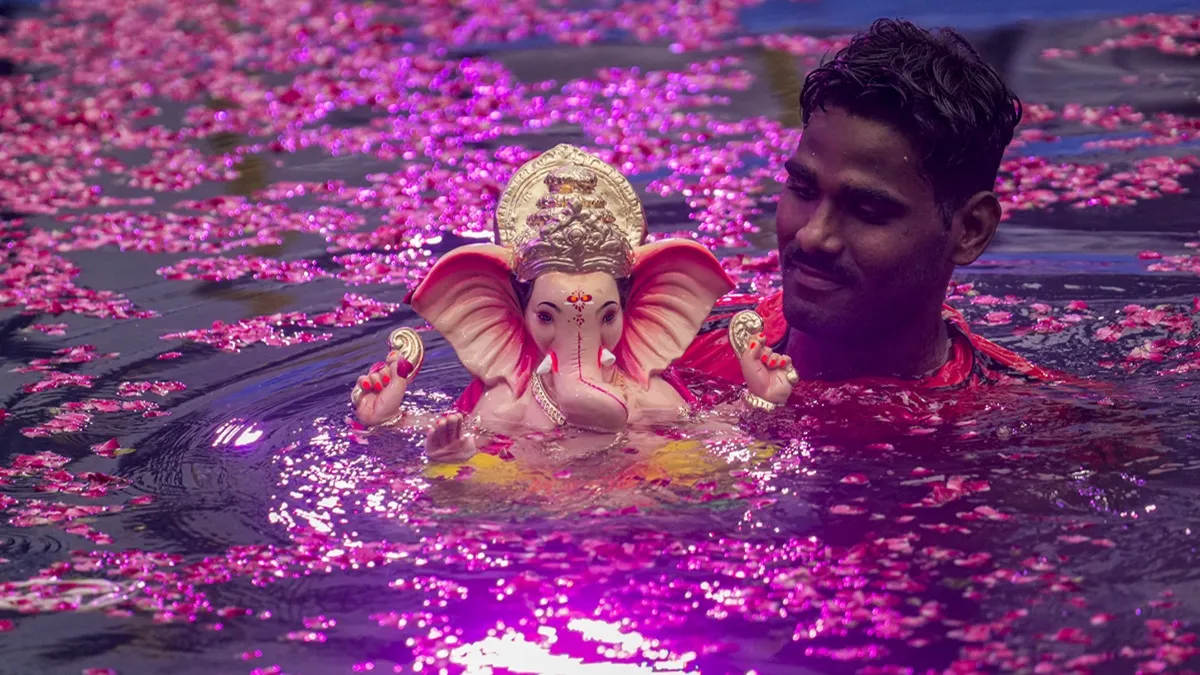 ganpati immersion- India TV Hindi