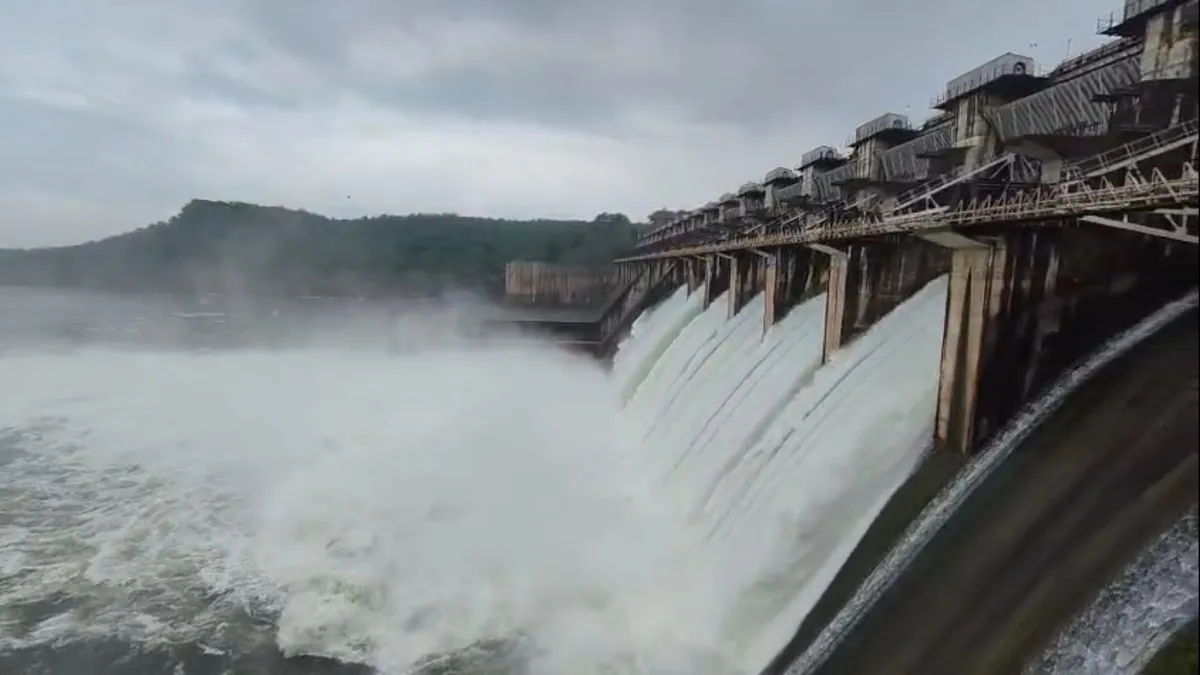 kadana dam 6 gates open- India TV Hindi