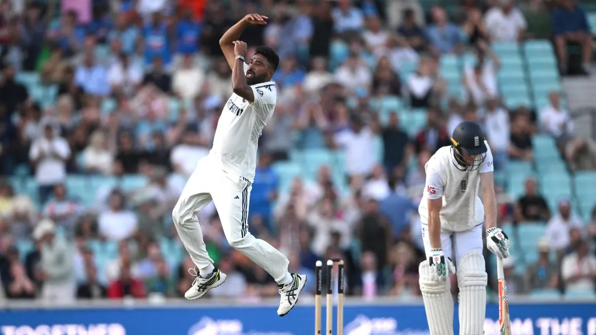 Mohammed Siraj & Zak Crawley- India TV Hindi