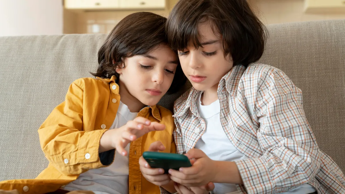 बच्चों में मोबाइल की लत- India TV Hindi