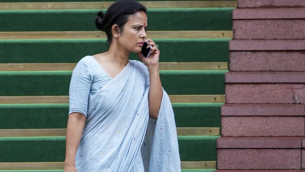 महुआ मोइत्रा- India TV Hindi