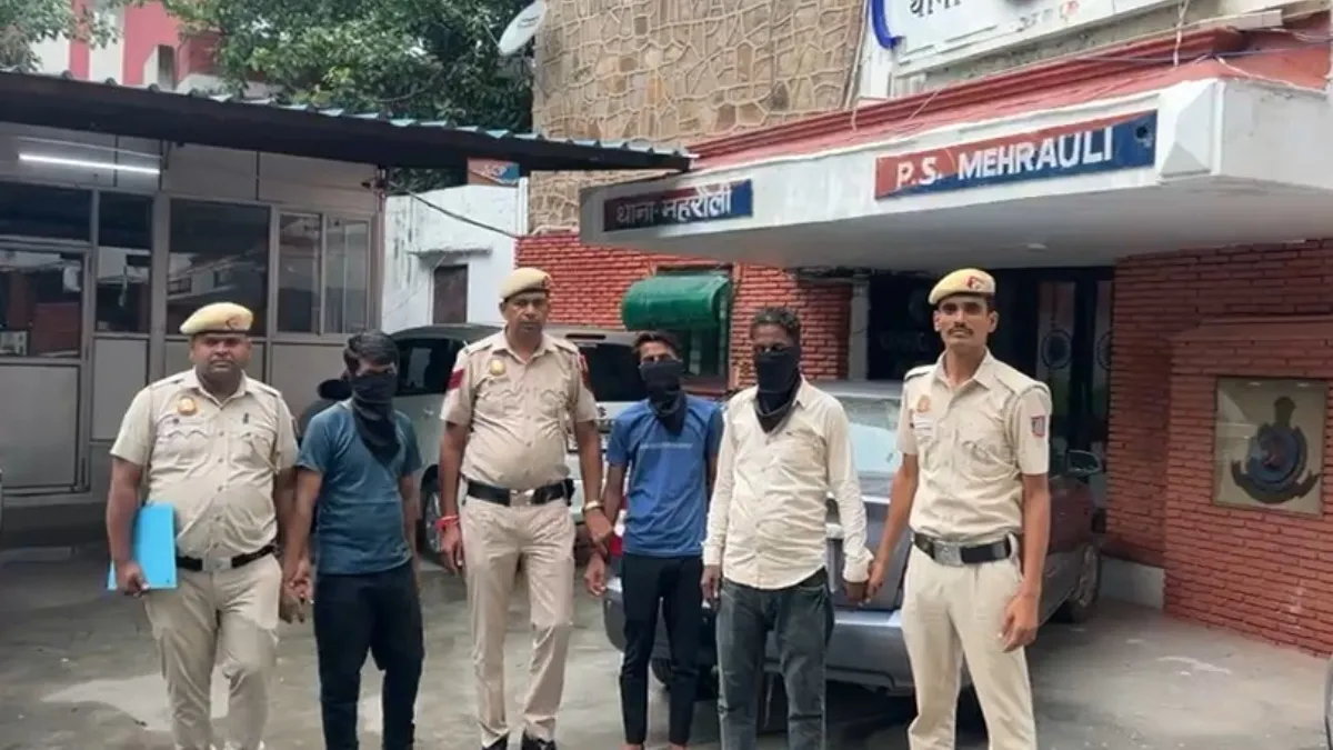 पुलिस ने तीन आरोपियों को किया गिरफ्तार- India TV Hindi