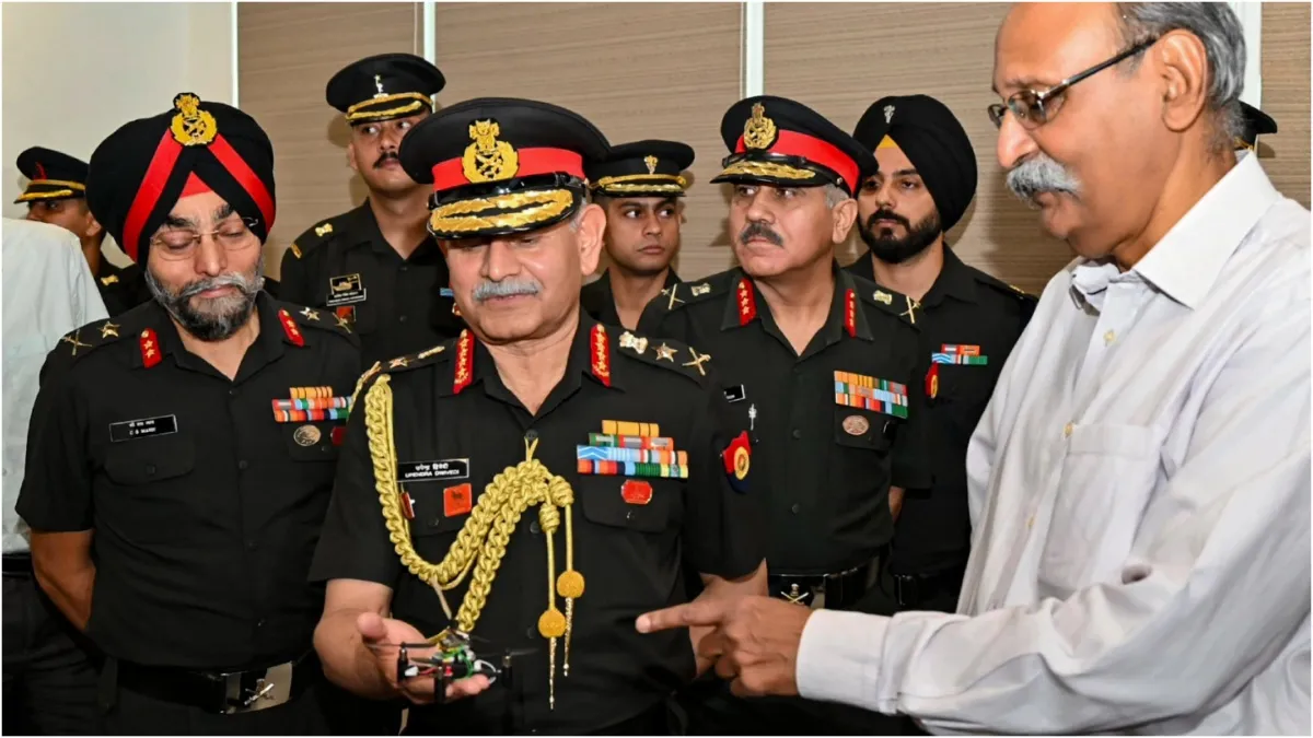 Army Chief General Upendra Dwivedi reached Bathinda visited Chetak Corps at the military station- India TV Hindi