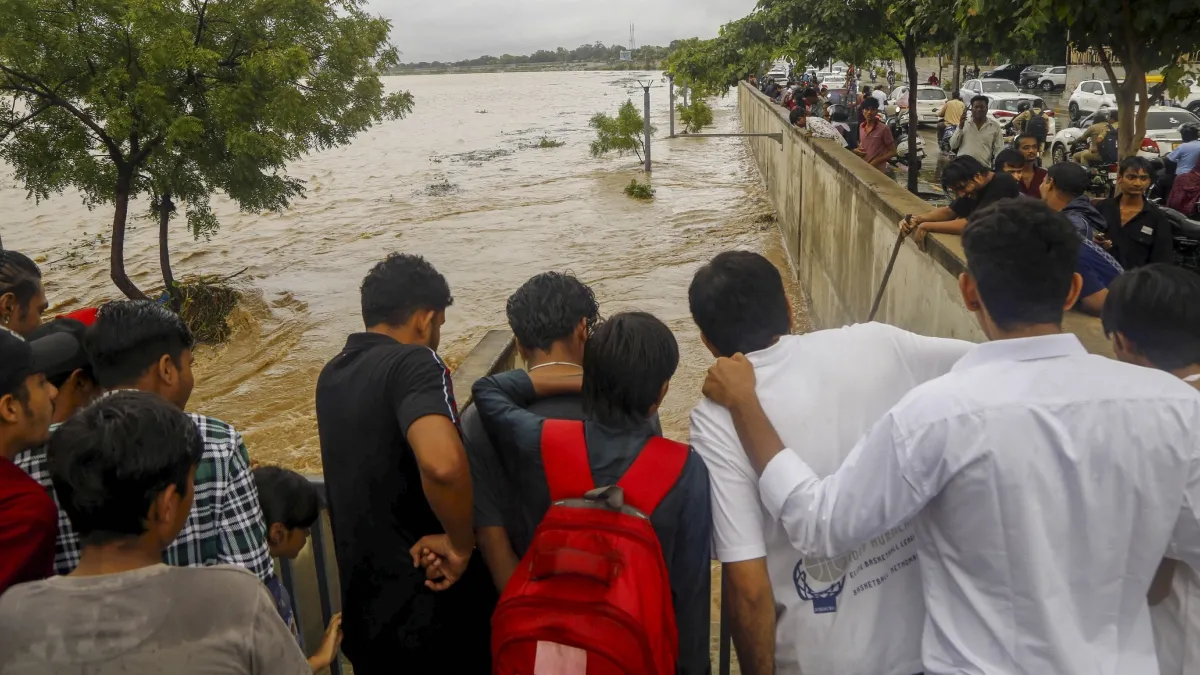 Ahmedabad sabarmati water level rises- India TV Hindi