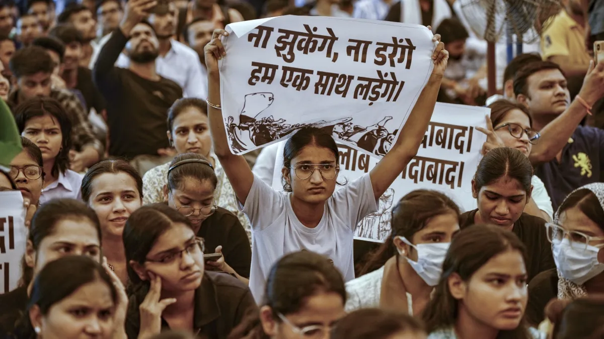 कर्मचारी चयन आयोग के खिलाफ छात्रों का प्रदर्शन- India TV Hindi