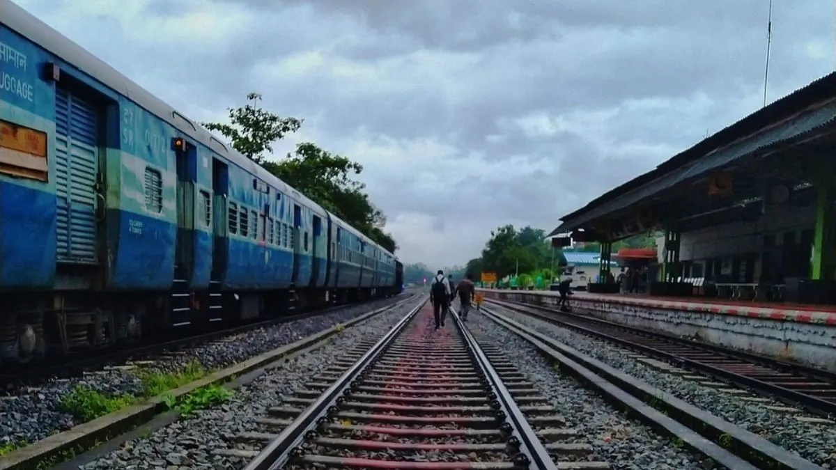 Kerala train robbery, woman pushed from train- India TV Hindi