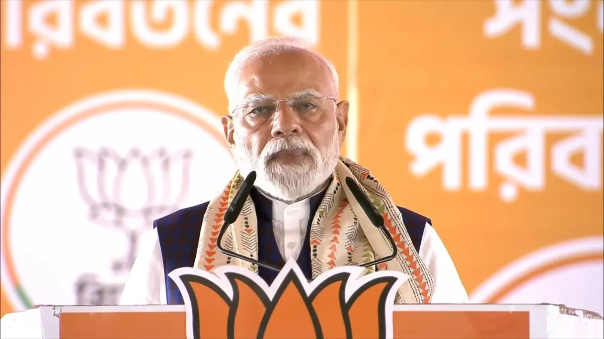 पीएम मोदी ने बंगाल में जनसभा को किया संबोधित।- India TV Hindi