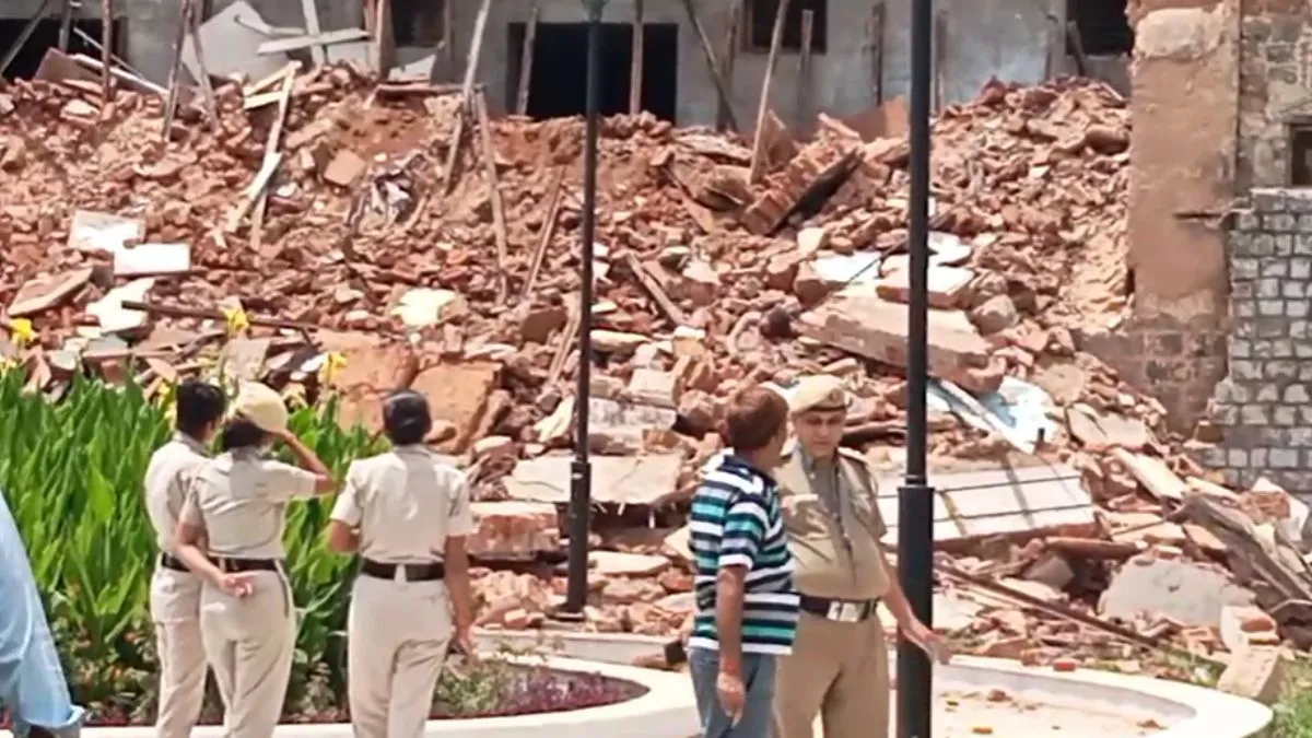 दिल्ली के दरियागंज...- India TV Hindi