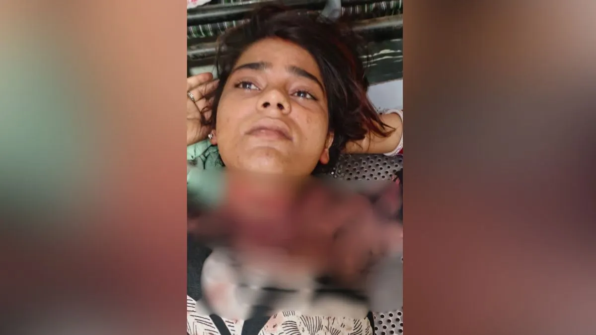 पत्नी को चाकू मारकर पति ने की आत्महत्या- India TV Hindi