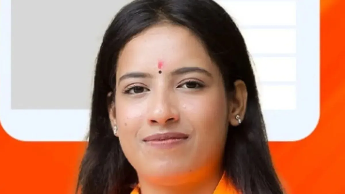 डूसू चुनाव 2025 में ज्वाइंट सेक्रेटरी के पद पर ABVP की दीपिका झा ने जीत हासिल की- India TV Hindi
