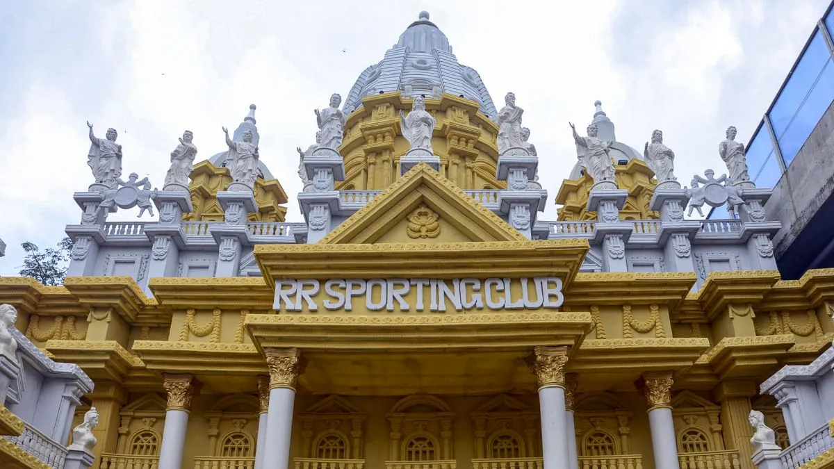 Vatican City theme pandal controversy, Jesus replaced by Krishna statue- India TV Hindi