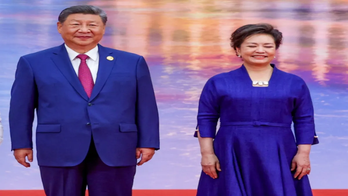 पत्नी के साथ चीन के राष्ट्रपति- India TV Hindi