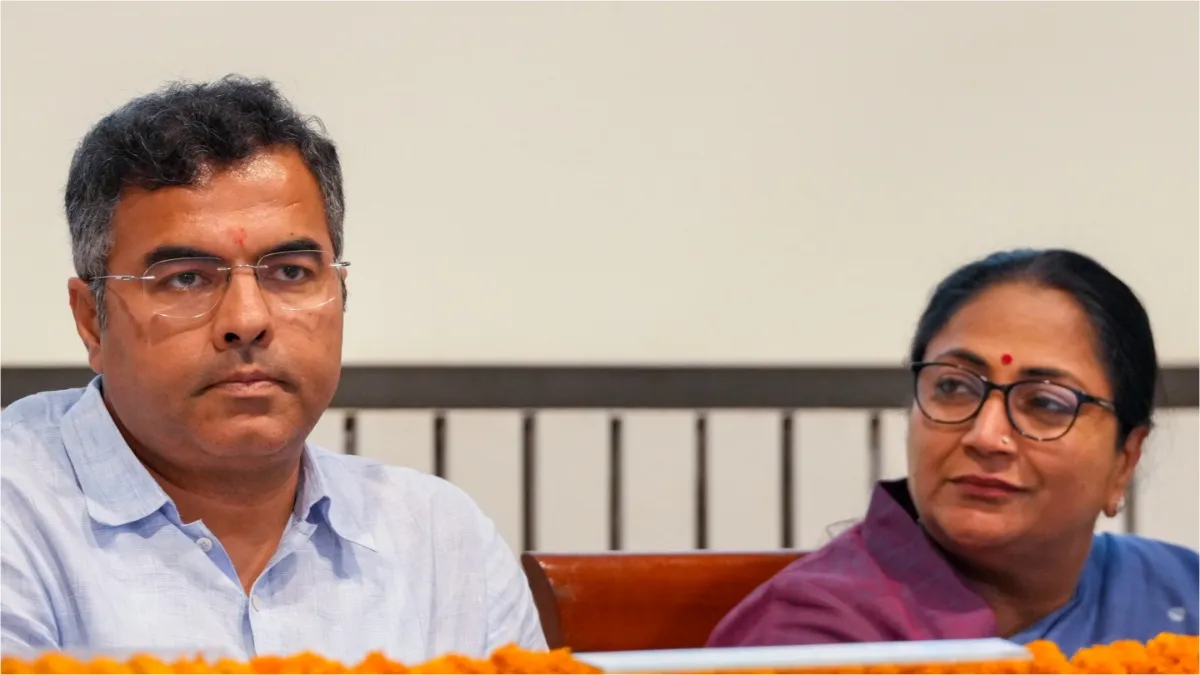 Yamuna water level is continuously rising in Delhi Minister Pravesh Verma said no one needs to panic- India TV Hindi