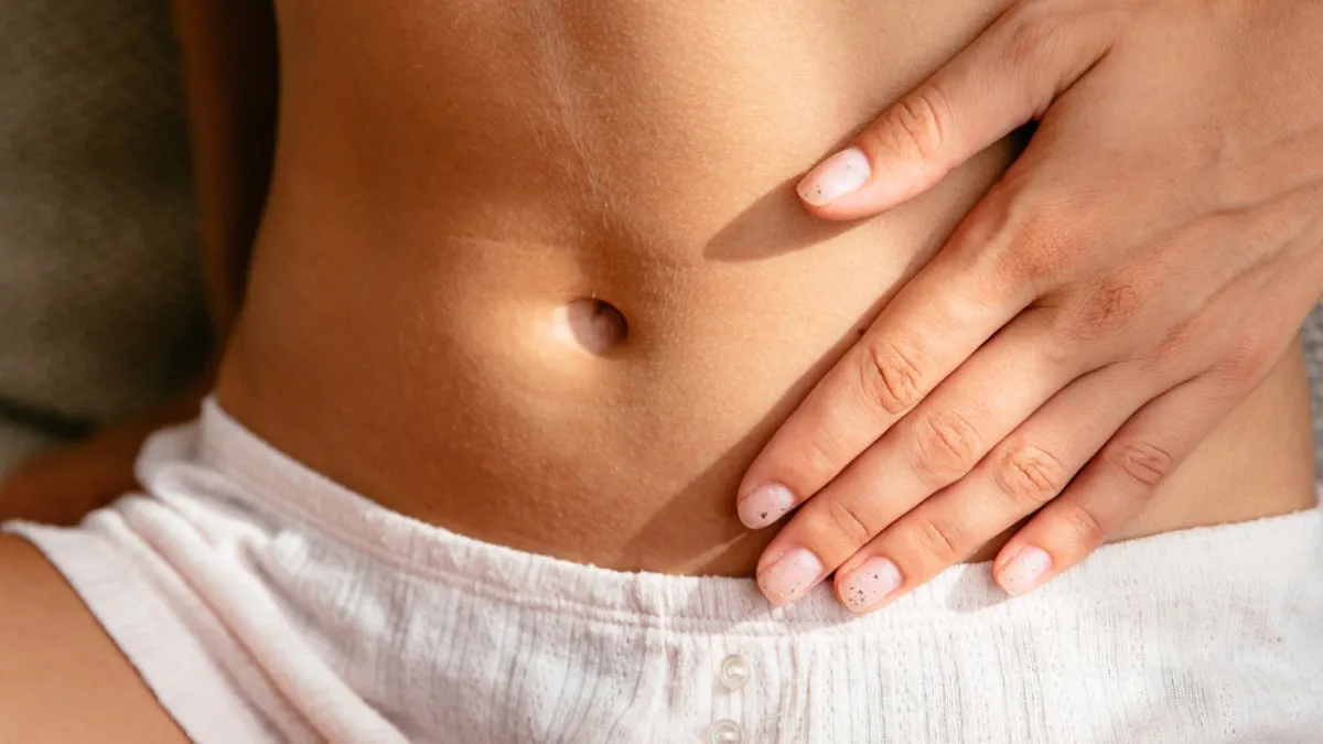 नाभि में तेल लगाने के फायदे- India TV Hindi