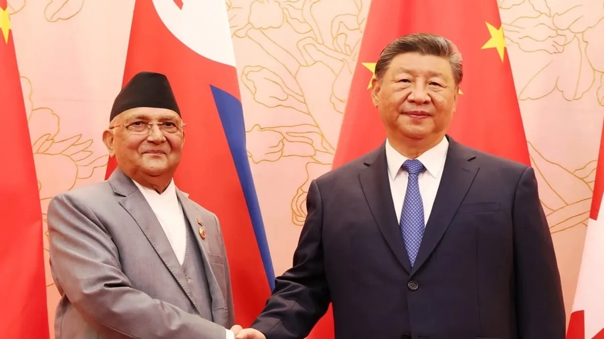 केपी शर्मा ओली (L) शी जिनपिंग (R)- India TV Hindi