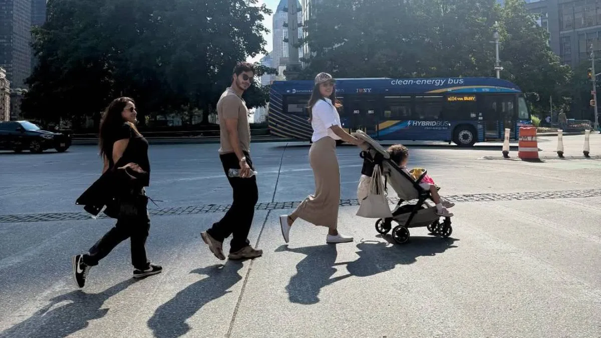 priyanka chopra ishaan khattar- India TV Hindi