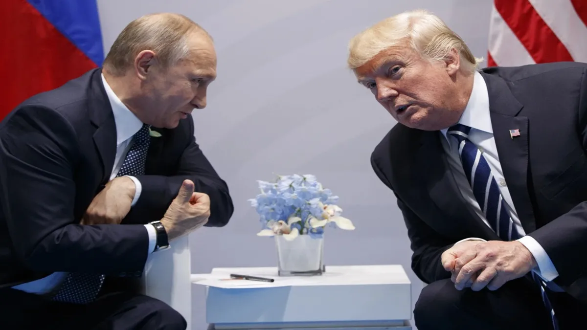 Donald Trump (R) Vladimir Putin (R)- India TV Hindi