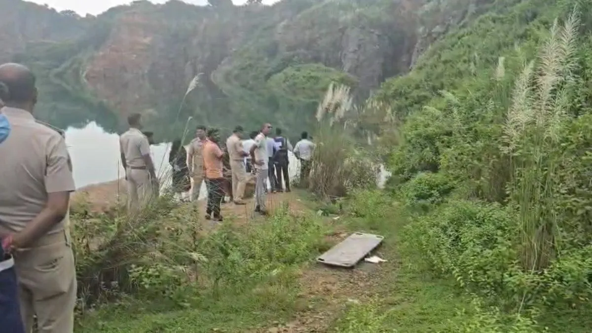 आठ महीने बाद गड्ढे से मिली प्रेमिका की लाश।- India TV Hindi