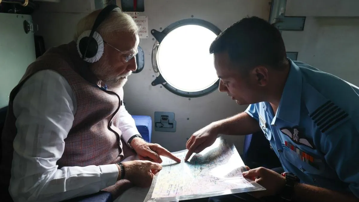 पीएम मोदी ने बाढ़ से हुए नुकसान का लिया जायजा।- India TV Hindi