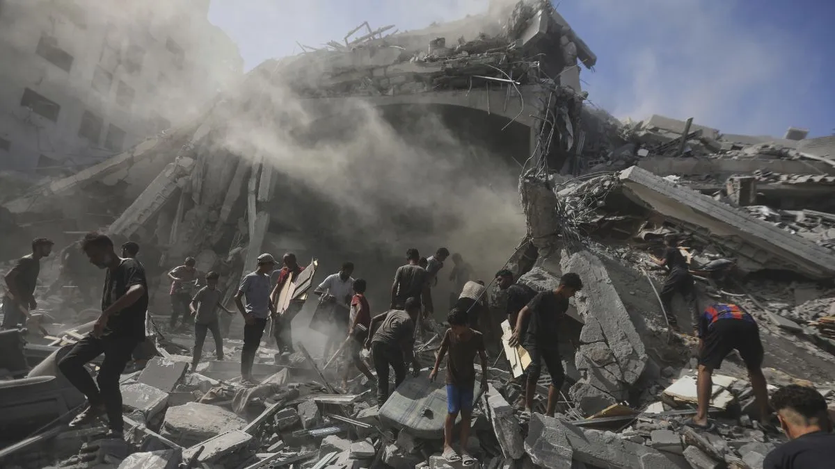 गाजा पर हमले का एक दृश्य। - India TV Hindi