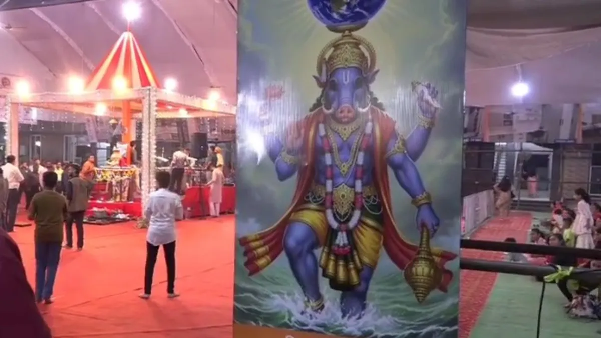 गरबा पंडाल में वराह अवतार की तस्वीर- India TV Hindi