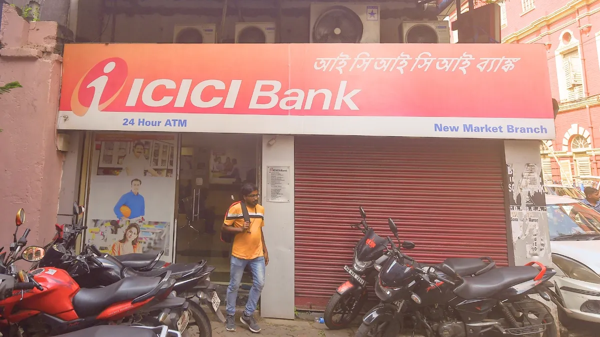 Bank closed, bank closed in October, - India TV Paisa