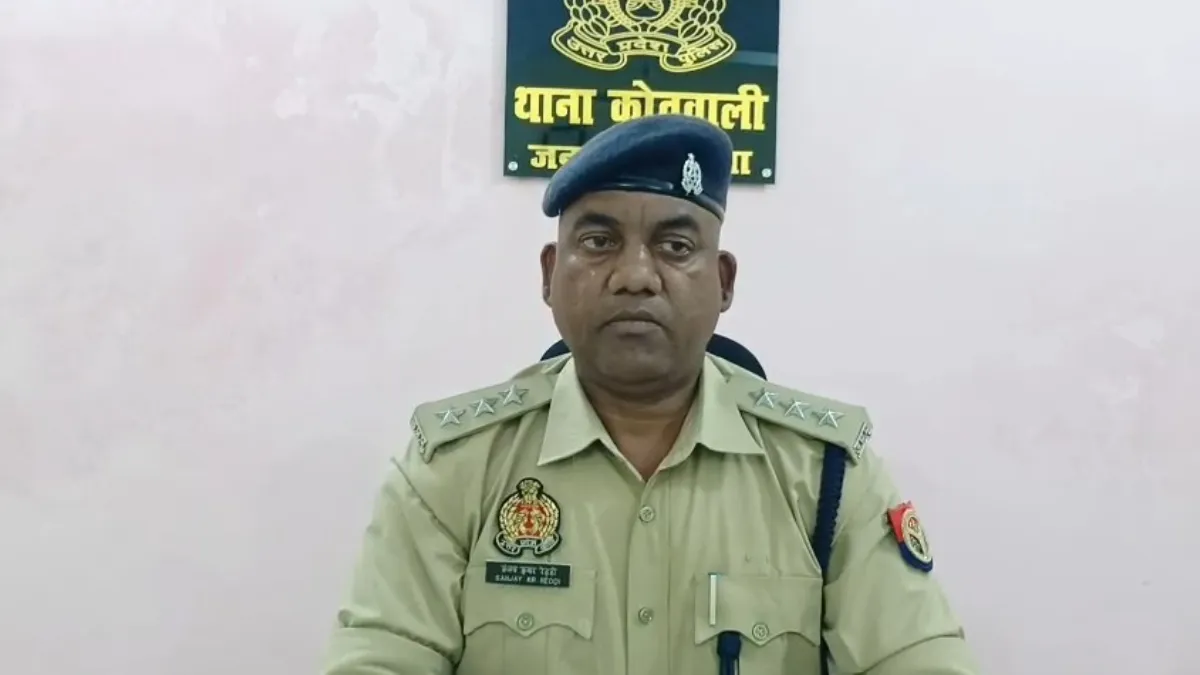 महर्षि देवरहा बाबा मेडिकल कॉलेज की पानी टंकी में मिला शव- India TV Hindi