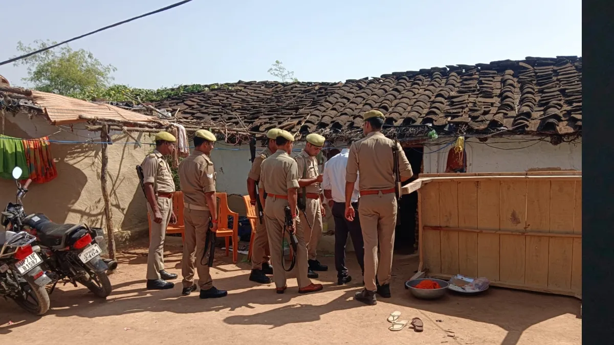 मौके पर पहुंची पुलिस की टीम- India TV Hindi