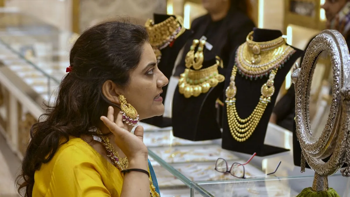 gold price silver price, today gold rate, today gold price, tanishq, gold price today kolkata, mcx g- India TV Paisa