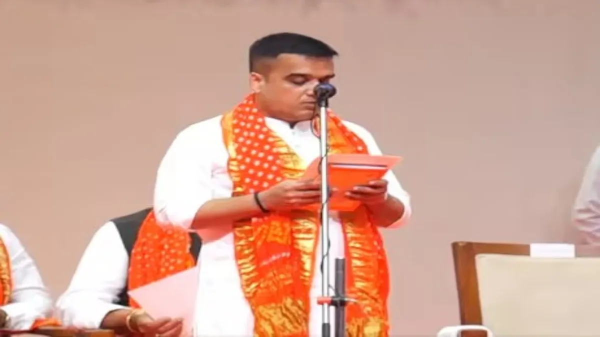 गुजरात के डिप्टी सीएम बने हर्ष सांघवी- India TV Hindi